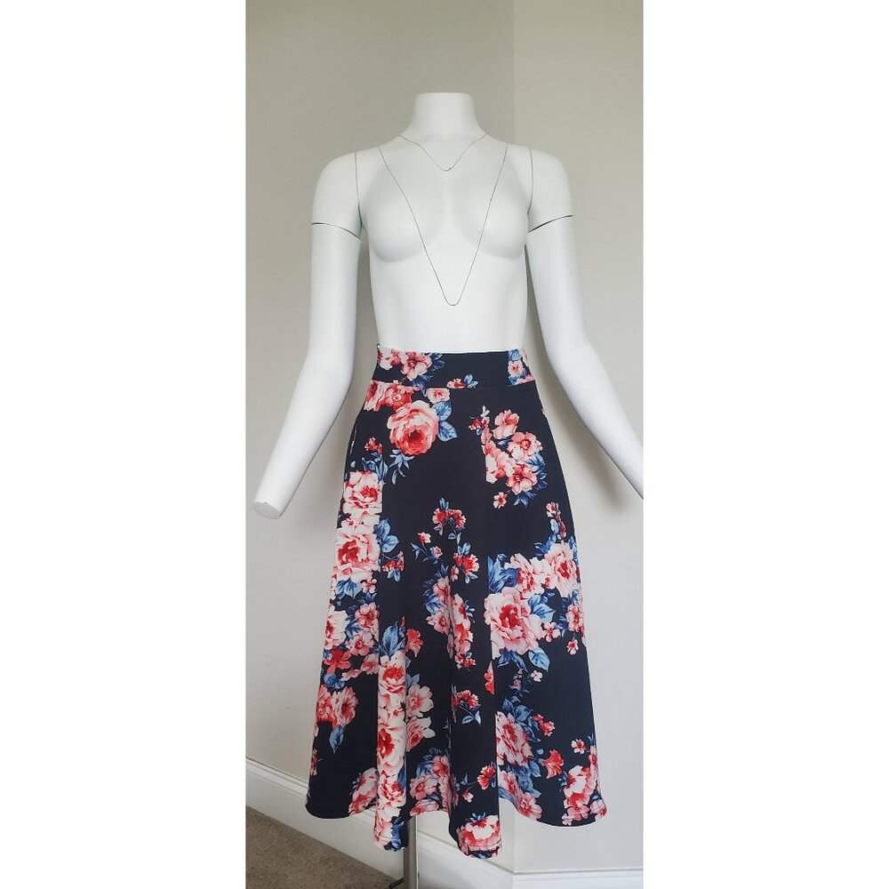 White Mark. Skirt. Size Small. Floral